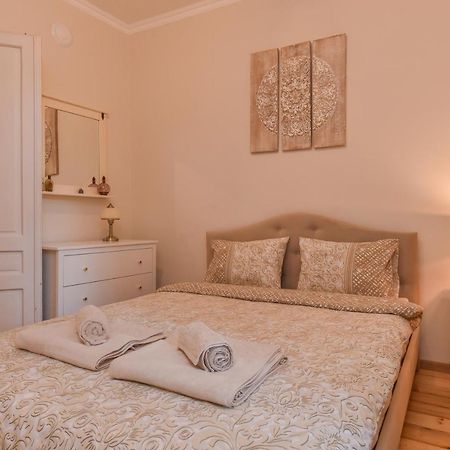 Spacious Vintage 2Br, 2Bath Apartment By Flat Mаnager Sofia Ngoại thất bức ảnh