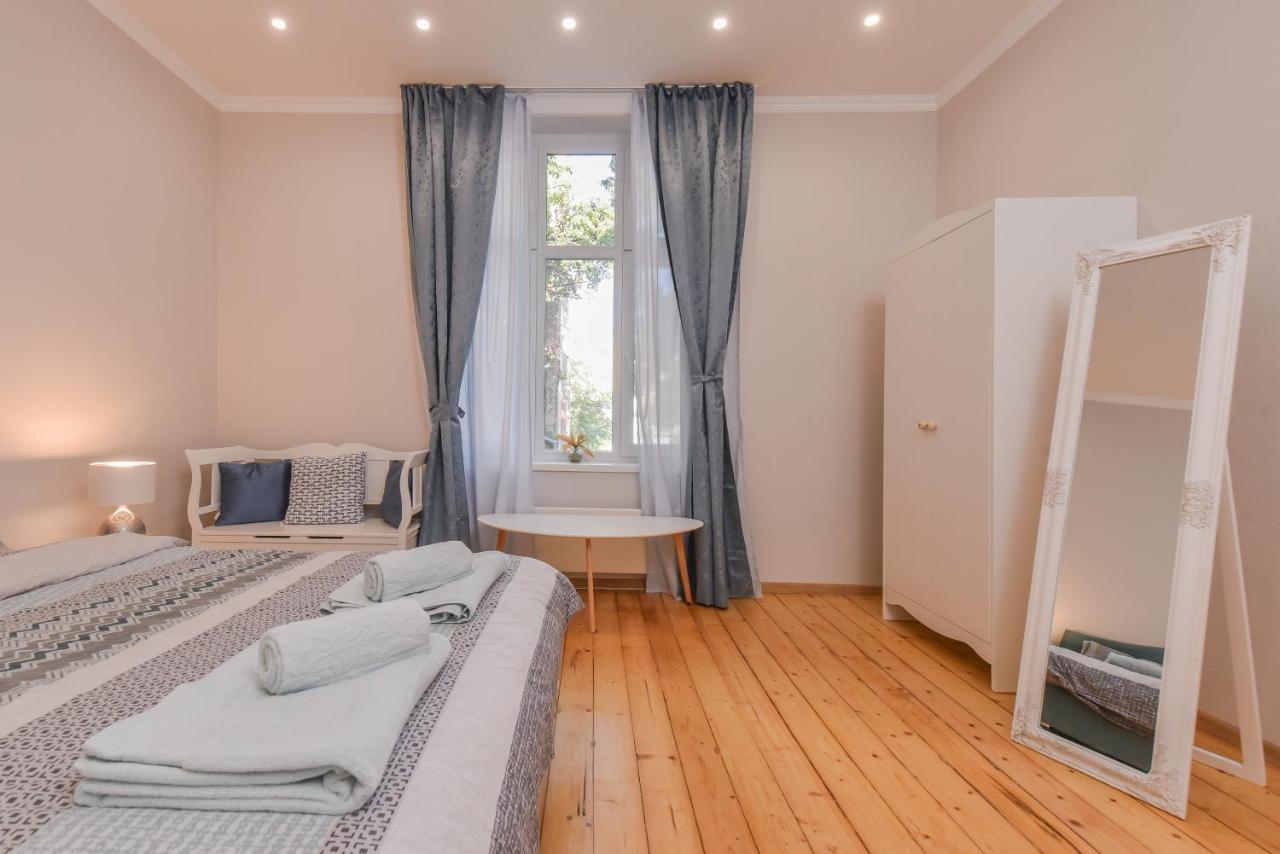 Spacious Vintage 2Br, 2Bath Apartment By Flat Mаnager Sofia Ngoại thất bức ảnh